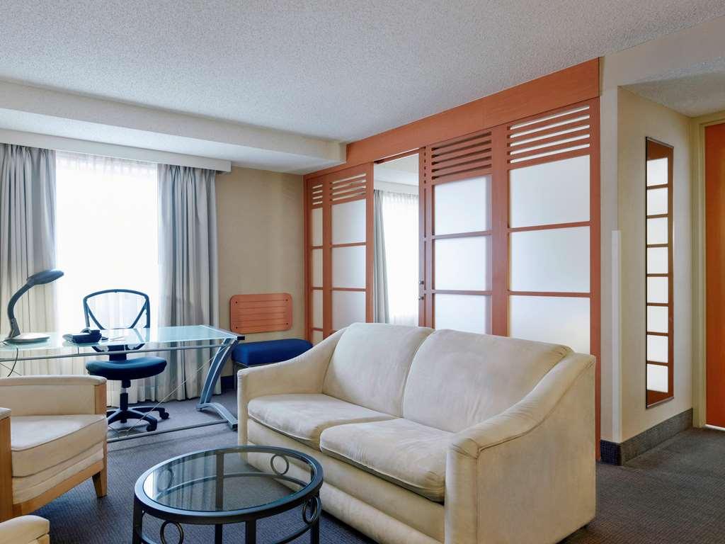 Doubletree By Hilton Ottawa Downtown Otel Oda fotoğraf