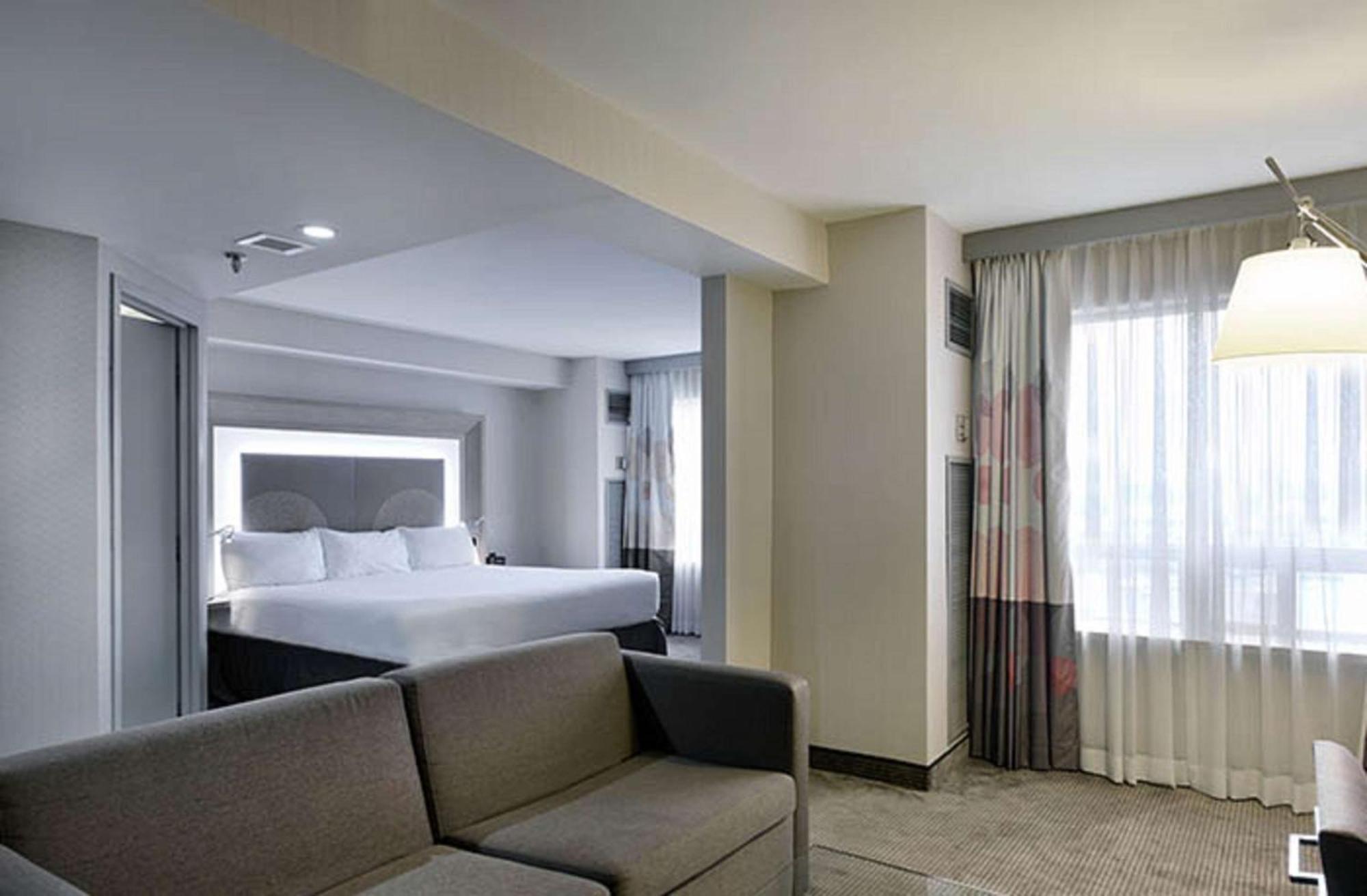 Doubletree By Hilton Ottawa Downtown Otel Dış mekan fotoğraf