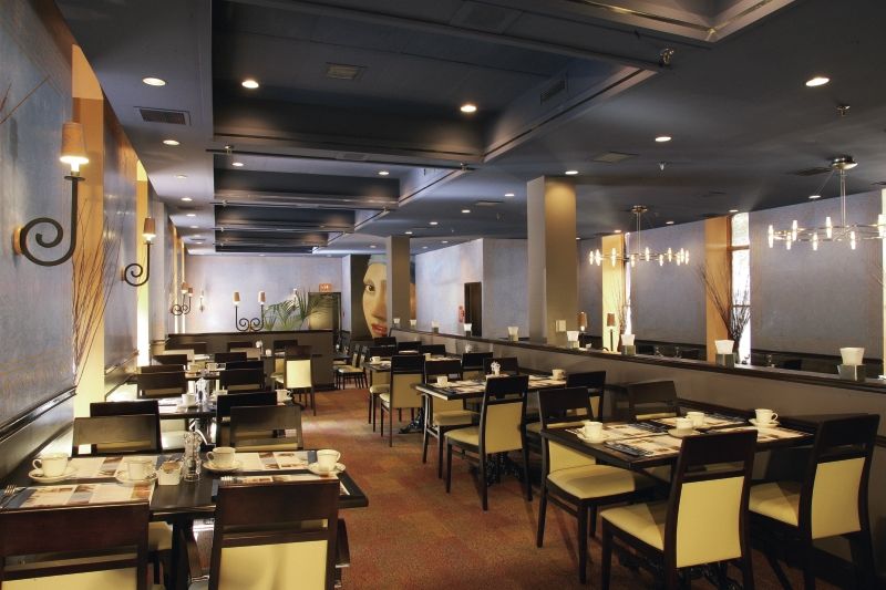 Doubletree By Hilton Ottawa Downtown Otel Restoran fotoğraf